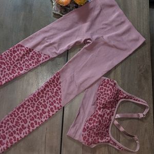 Workout Outfit Fabletics Pink Leopard Medium Fitness